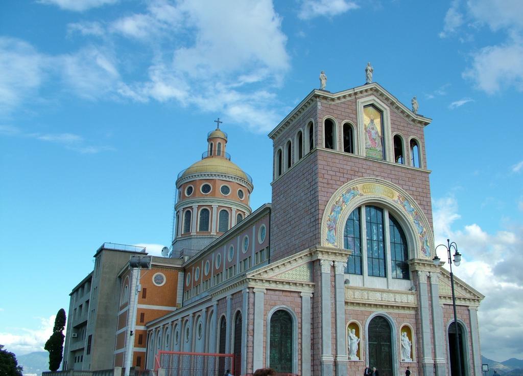 B&B Il Giardino Di Zefiro Gioiosa Marea Kültér fotó